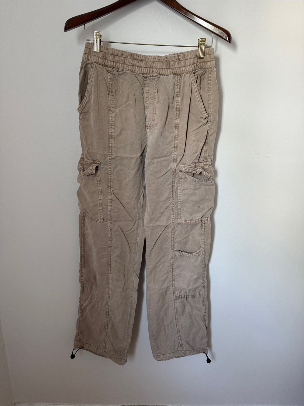 Forever 21  womens Cargo Pants in Taupe beige tan brown chestnut | size small